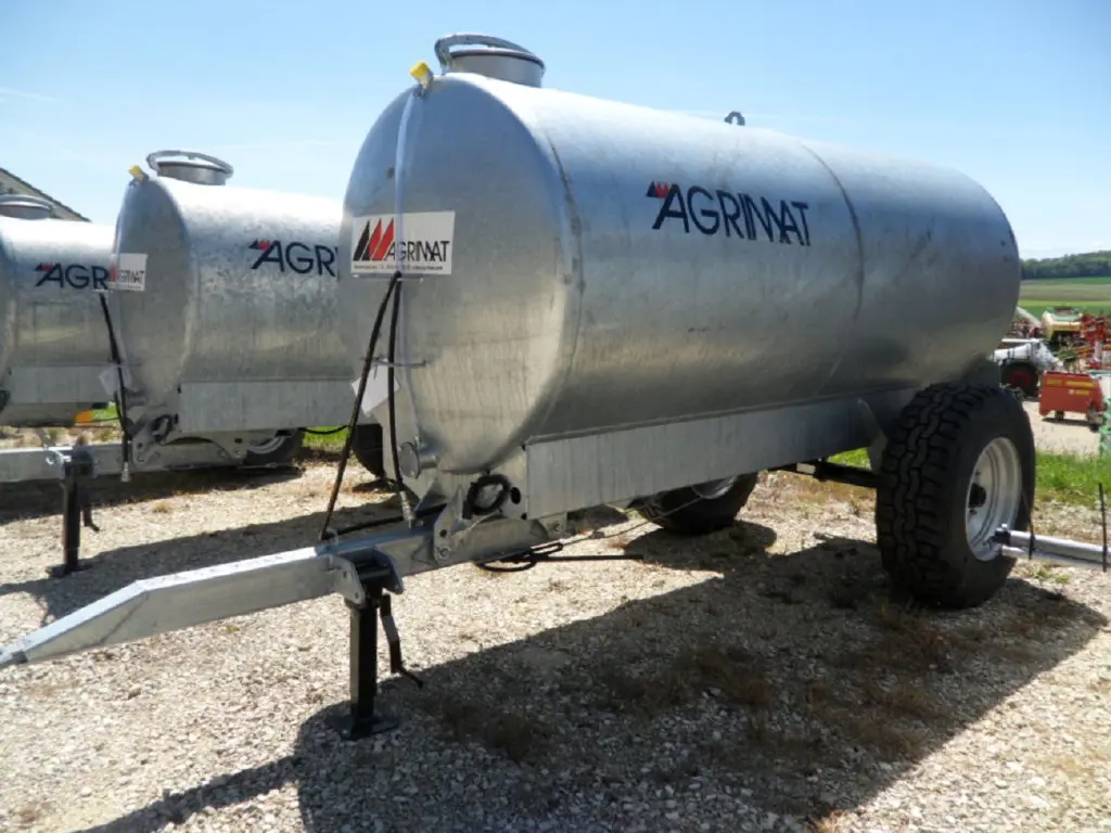 126624d3-5f07-41bf-bb46-03bc0286a229-Agrimat tonne à eau 4100 (7).jpg