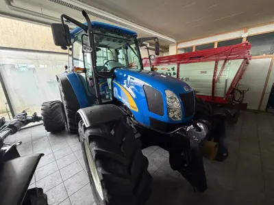 New Holland T5030