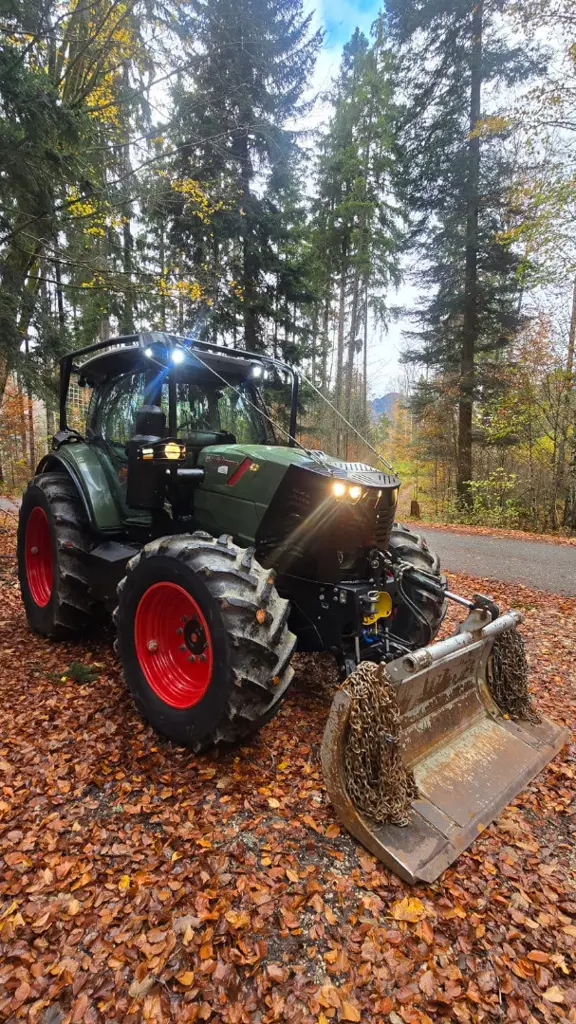 293cd27d-339c-4bc4-9f01-47a12f645eeb-20251030_151927000_iOS 1.jpg