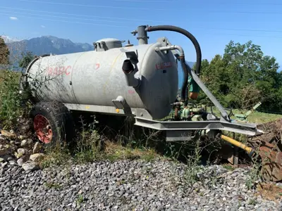 Citerne à lisier avec canon