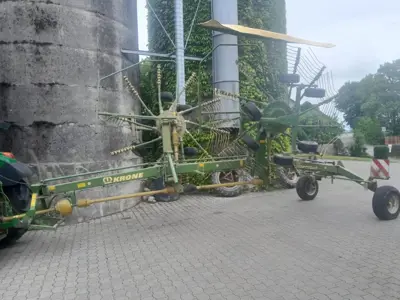 Krone Seitenschwader Swadro 807