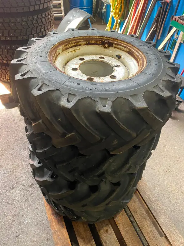 Grundbereifung 10.0/75-15.3 (Schiltrac)