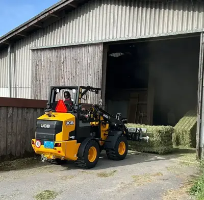 JCB 403 PLUS CON RADLADER