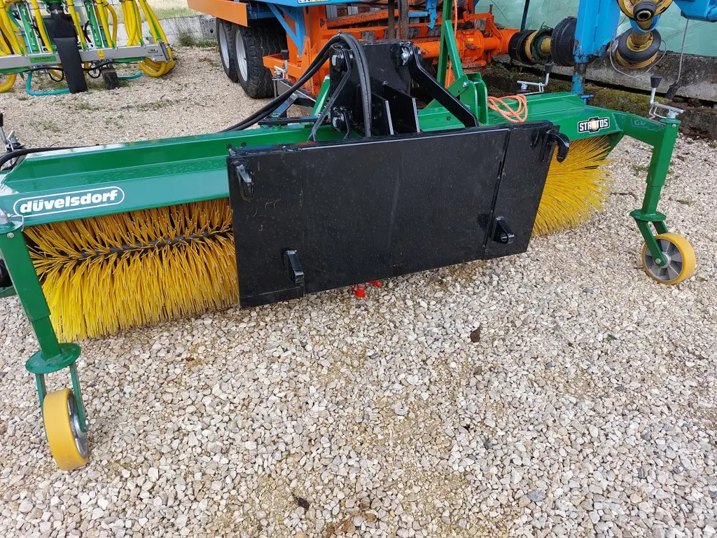 966fbc32-380b-4e7c-8749-d2f1867de909-Düvelsdorf Balayeuse DKE 2.25  (7).jpg