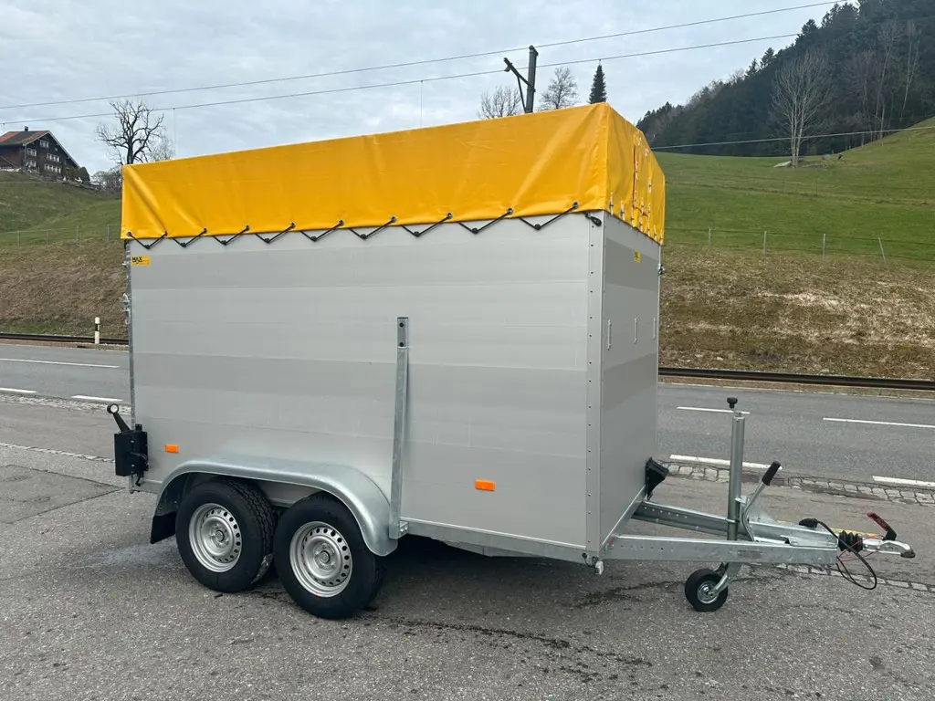 56ebb9e5-e097-4c58-b598-83866d3a1623-_Viehanhänger eefach.jpg
