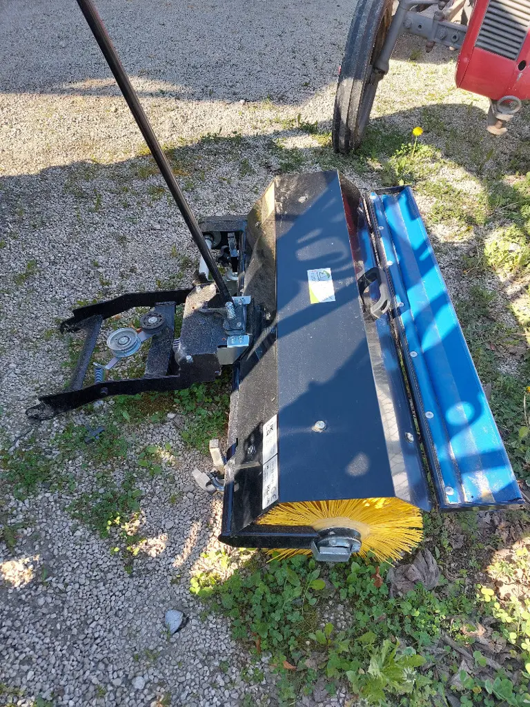 bb93de04-8d83-4f45-a9df-7f48eef029ad-Brosse Husqvarna ACBR 395 V1 (Camping) (4).jpg