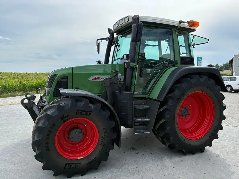caab8533-bb41-4c18-8e67-4355330a58a4-Fendt 411 1.jpg