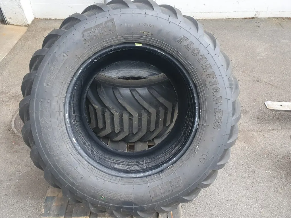 BKT Reifen Neu 500/45-22.5