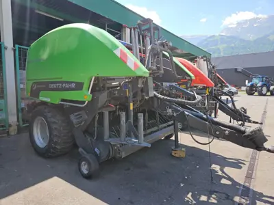 Kuhn I-Bio+ /  Deutz CompactMaster Presse