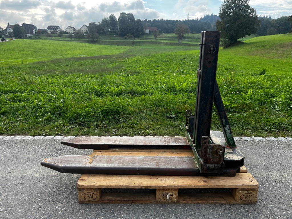 dcb5541f-7cd1-48d2-9180-7e1c1eda416d-35695 Eigenbau Palettengabel 3 Punkt Anbau (2).jpg