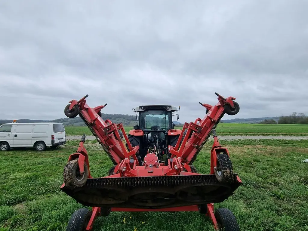 30ba152d-166c-4dec-8c75-0eb55bd014bc-Traktor8.jpg