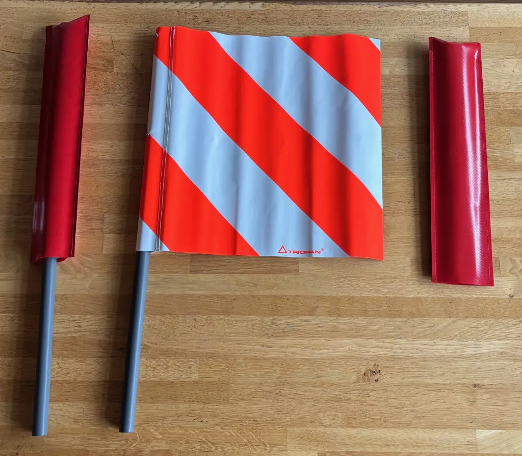 c0d8556a-0ea5-42d7-9ac5-c009393e0ca7-Fahnensatz zu Schneepflug.jpg