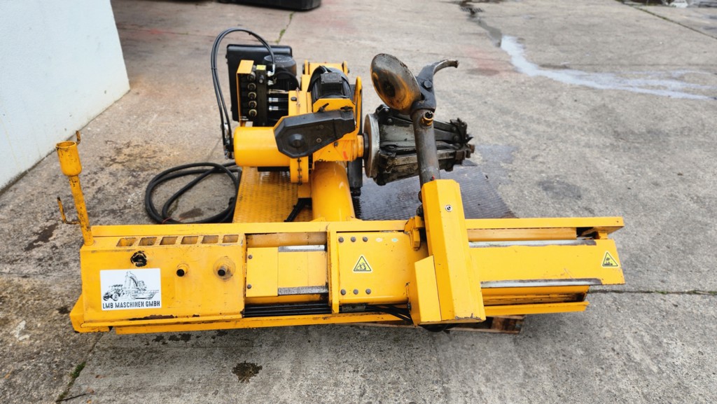 136783bf-a83b-489c-b88a-c3055b0e0b7a-Reifenmontiermaschine_Sice_S550_ LMB-Maschinen GmbH_ 6.png
