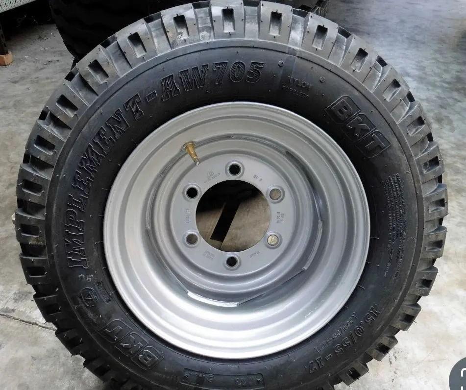 9a4c18c7-9d25-47a9-b62c-8add50585d5f-Rad 15-17 BKT neu für Ricardo 1.jpg