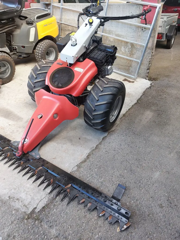 3bfb7e30-abb0-4b52-b057-ad6d220ebbda-Aebi CC 36 (5).jpg