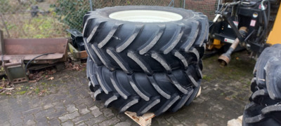 Räder,  Kompletträder,  Bereifung,  New Holland
