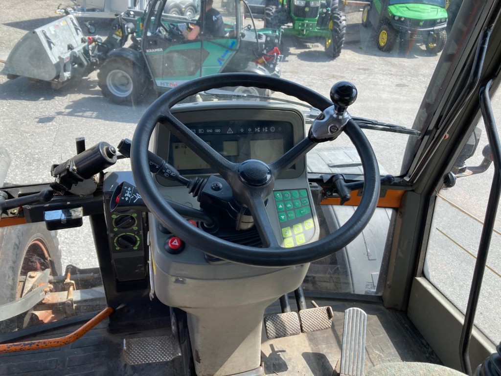 0e575fa9-fb15-47c6-abbf-d58a73c8c3af-IMG_4949 1.jpg