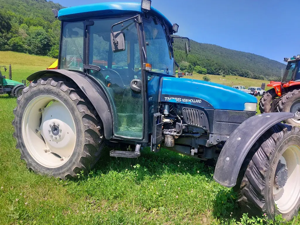 2d520251-41d9-4d7a-b477-fdcad477244d-New Holland Grosjean (7).jpg