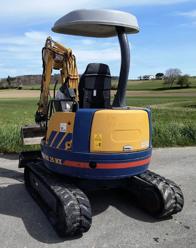 894a1811-6512-4ed3-9b4e-9abfb7f72328-Leiserag-Hutter-IHI 25NX 2.jpg