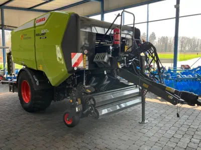 CLAAS Rollanl RC 630 UNIWRAP Press/Wickelkombi