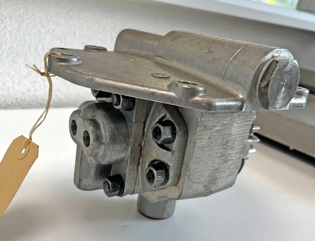 9b9fff22-b79a-471c-9f19-d85df323bb69-36842-Ford-Hydraulikpumpe-4000-(4).jpg