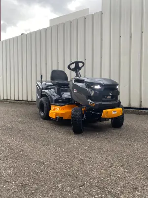 Tracteur de gazon Cub Cadet LT2 R92