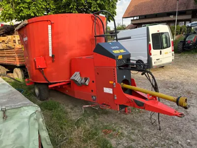 Futtermischwagen KUHN EUROMIX I