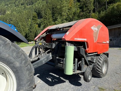 Kuhn I-Bio Rundballenpresse
