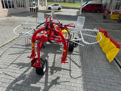 Kreiselschwader Pöttinger Top 382