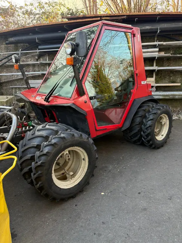 99fc4fef-d2e4-4a2b-b9a9-12c97af73d5a-Aebi TT 70S Huska.jpg