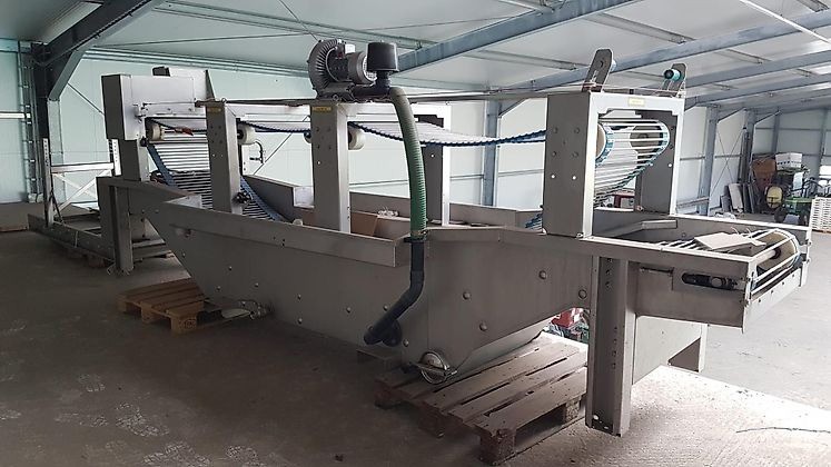 882076c4-2738-4298-b33e-64ac3a649b6d-Seitenansicht Salatwaschmaschine.jpg