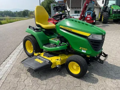 Rasentraktor John Deere X590