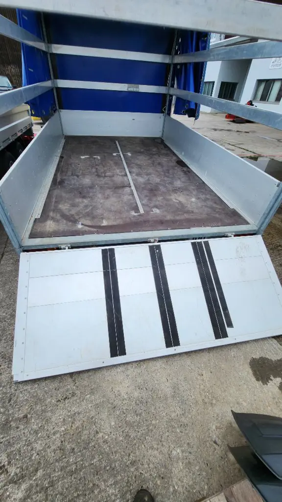 2b237369-0b95-4bcd-84ee-aa1832f7c755-Anhänger_Blachenanhänger_Schiebeverdeck_LMB-Maschinen Gmbh_6.png