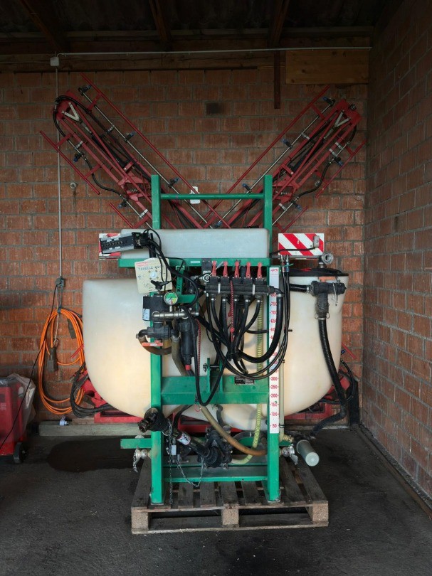 d5d08b9d-7576-4a2b-88fb-1ca118c9d60b-WhatsApp Bild 2025-11-13 um 16.jpg