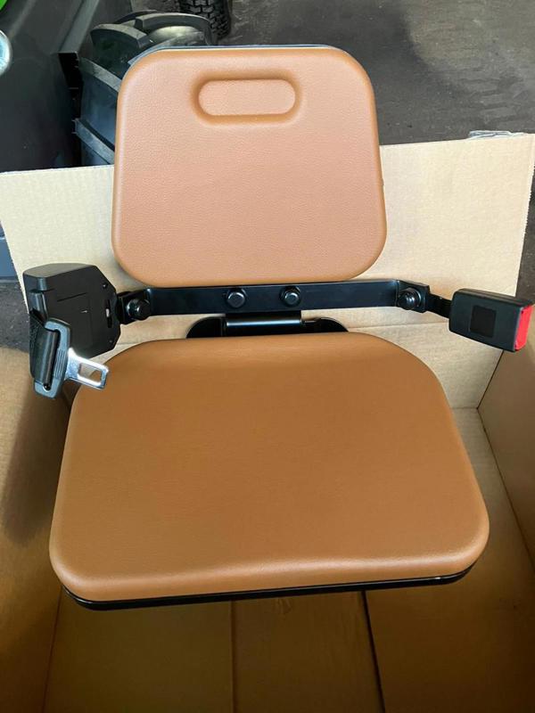 5884385d-1be3-453a-8b89-55d843ae6599-Beifahrersitz 6.jpg