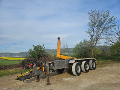 Hakengerät Romatec bei Marolf Remorque Multi-Benne