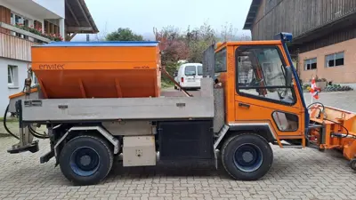 Meili Transporter, Schneepflug, Salzstreuer