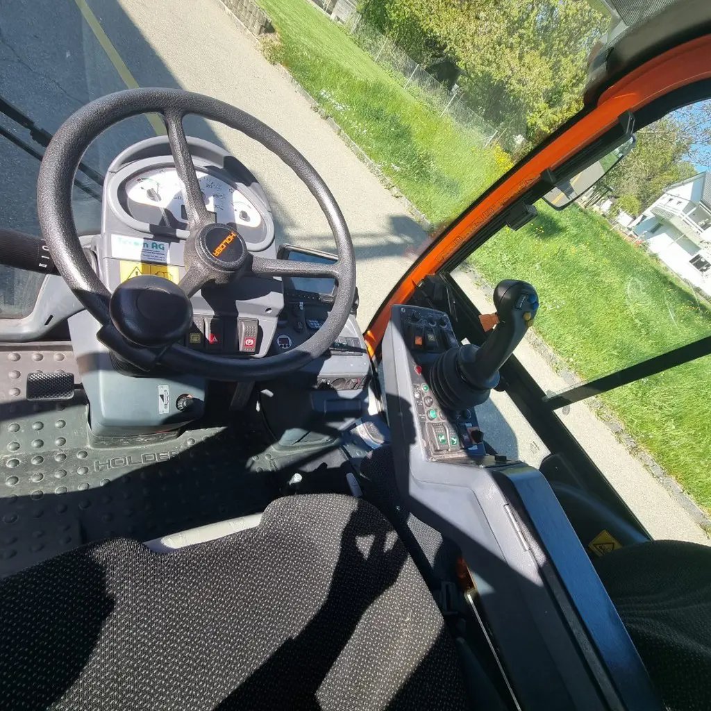 8dbe4ed0-83e7-4b21-a9d6-d4795df115c3-WhatsApp Image 2026-04-22 at 16.41.23 (2).jpg