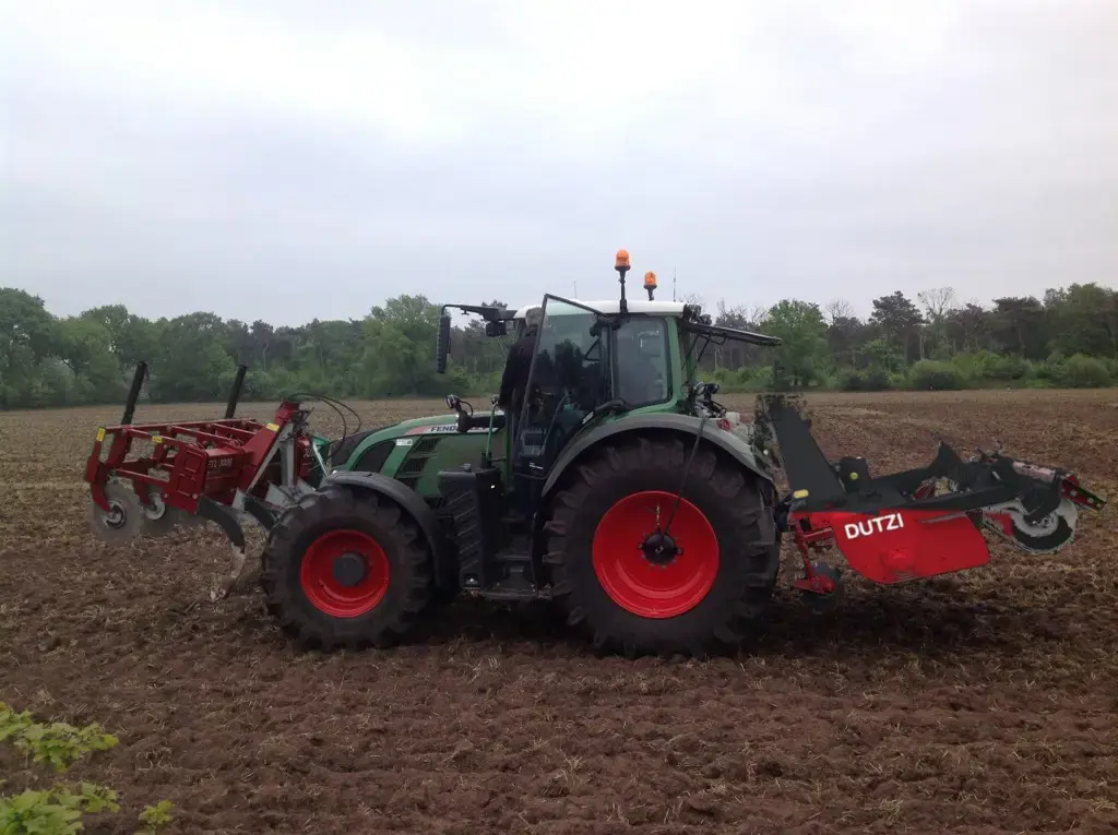 21dd83bf-b310-43ee-81b9-67e23639a145-FL3000_OnePass_mit_KR_Fendt_1.jpg