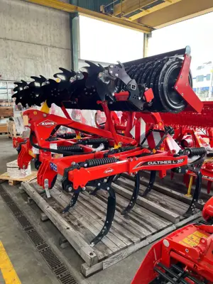 Grubber / Déchaumeur KUHN CULTIMER L 300 NSM