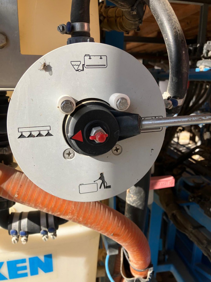 ec168163-6095-446c-8e31-67938d55cbe2-WhatsApp Image 2025-09-12 à 11.jpg