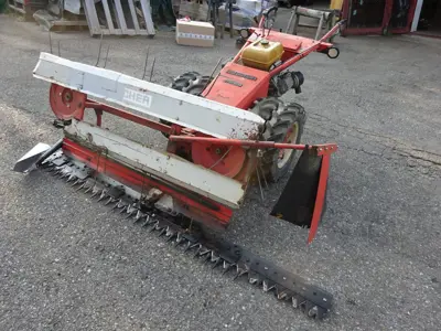 Motormäher Bucher M 500 mit Bandeingrasung Robin M