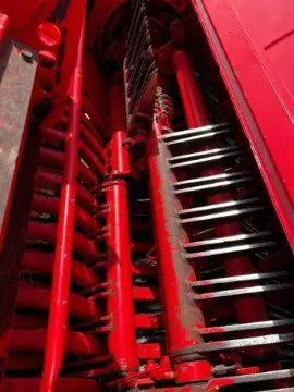 b8e40251-bed9-4082-9c86-f0b976eae3ce-ladewagen4.jpg