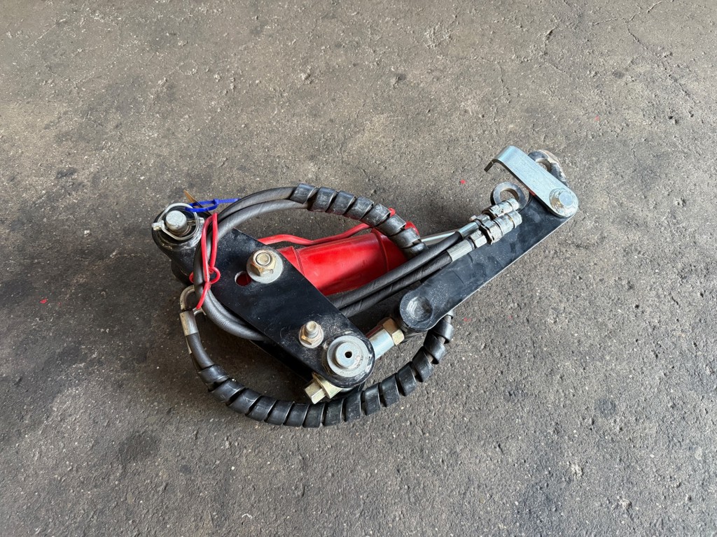 b5075d64-cf09-4670-8c4f-f3d1e65f7e64-Oberlenker Lion Vitasem ex Gyger (2).jpg