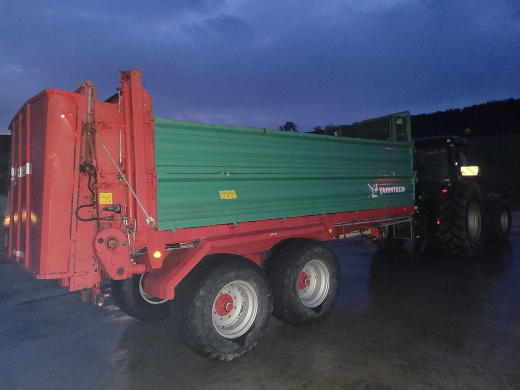 7438c15e-3cac-41ac-a7ba-422db07af0a3-PHOTO-2025-10-01-16-44-31 4.jpg