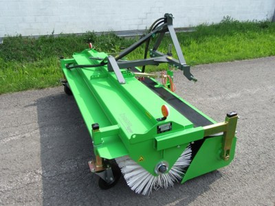 Bema Kehrmaschine Agrar 2300, Heckanbau