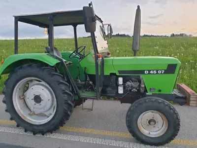 Traktor Deutz-Fahr D 4507