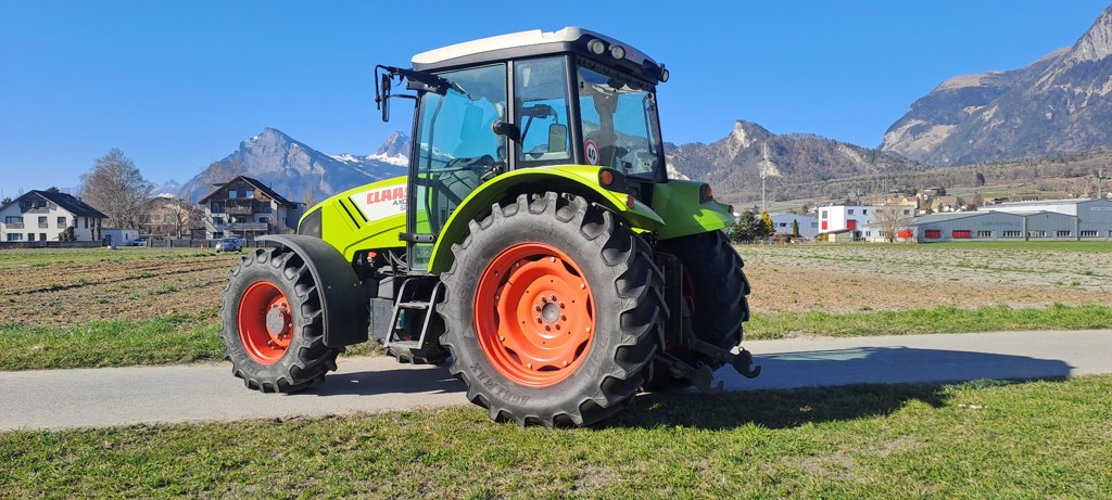 Claas Axos 330
