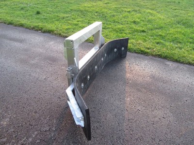 Fuchs Schmutzschieber Schneeschild 2.00m, Fuchs Aufnahme