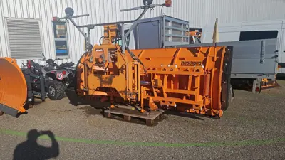 Schneepflug Boschung MF 5.5